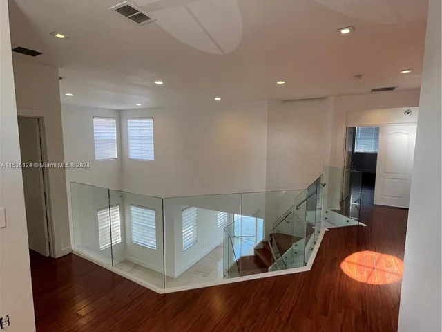 8551 NW 110th Ave, Doral FL 33178