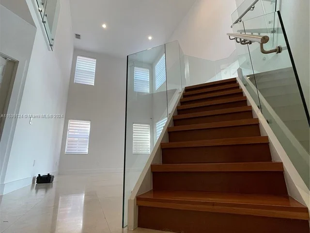 8551 NW 110th Ave, Doral FL 33178