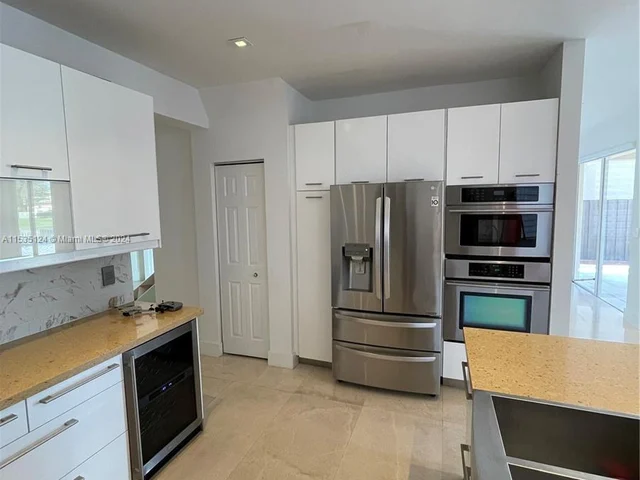 8551 NW 110th Ave, Doral FL 33178