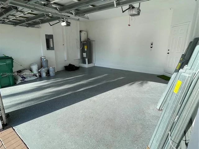 8551 NW 110th Ave, Doral FL 33178