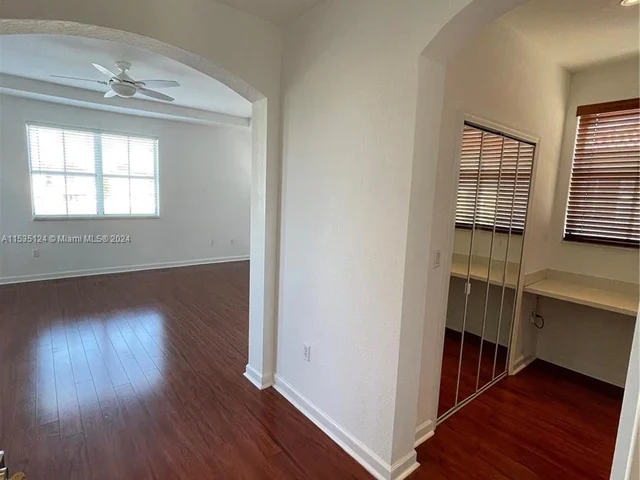 8551 NW 110th Ave, Doral FL 33178