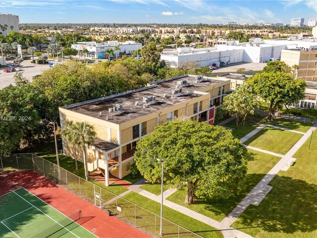 9250 Fontainebleau Blvd # 204, Miami FL 33172