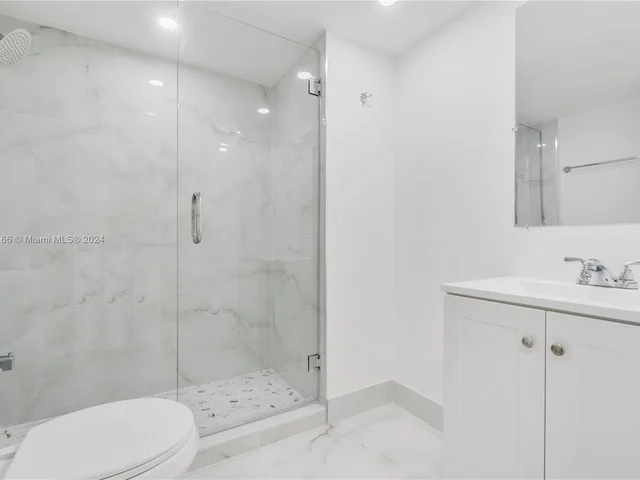 9250 Fontainebleau Blvd # 204, Miami FL 33172