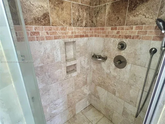 1085 NE 204th Ter, Miami FL 33179