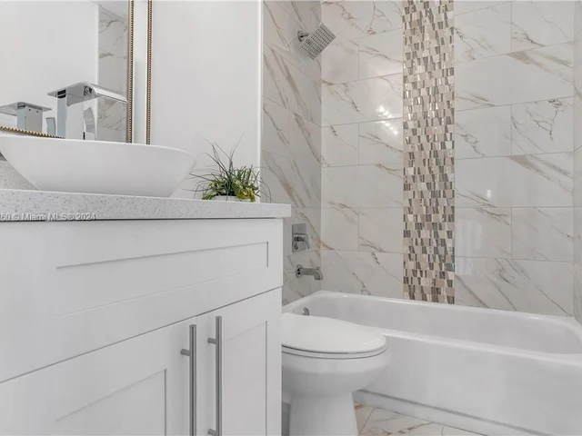 18104 NW 21st St, Pembroke Pines FL 33029