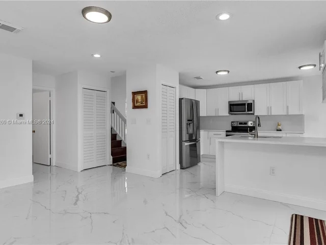 18104 NW 21st St, Pembroke Pines FL 33029