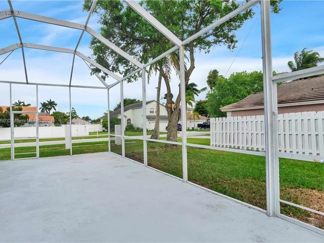 18104 NW 21st St, Pembroke Pines FL 33029