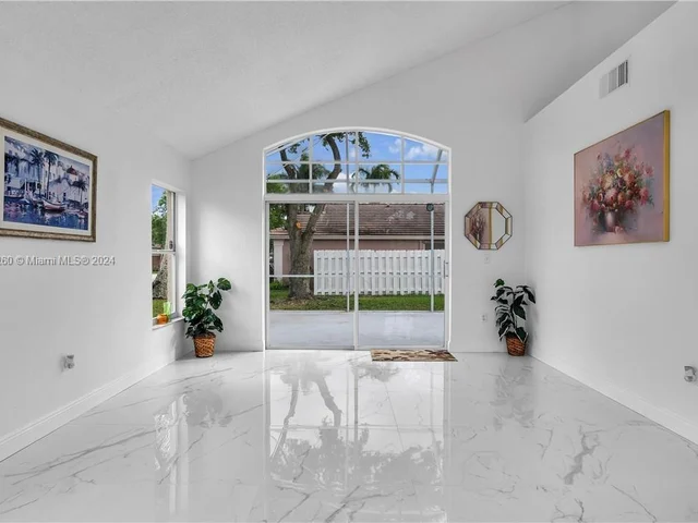 18104 NW 21st St, Pembroke Pines FL 33029