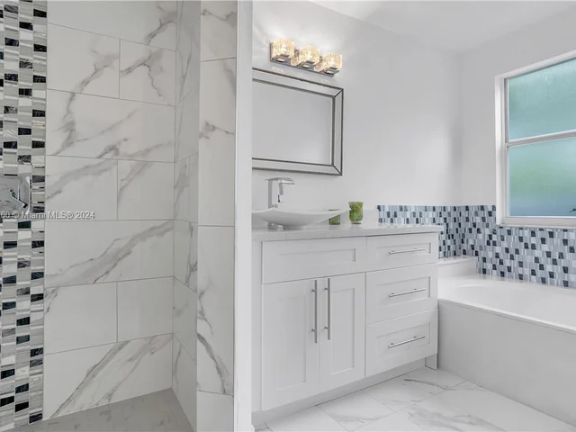 18104 NW 21st St, Pembroke Pines FL 33029