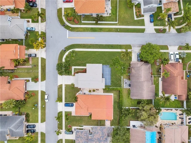 18104 NW 21st St, Pembroke Pines FL 33029