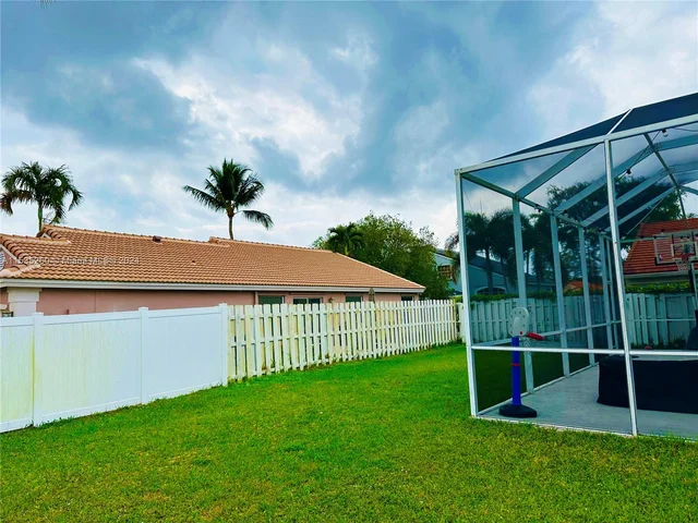 18104 NW 21st St, Pembroke Pines FL 33029