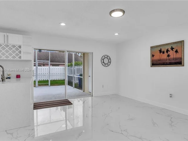 18104 NW 21st St, Pembroke Pines FL 33029