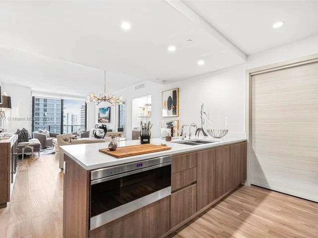 801 S Miami Ave # 1210, Miami FL 33130