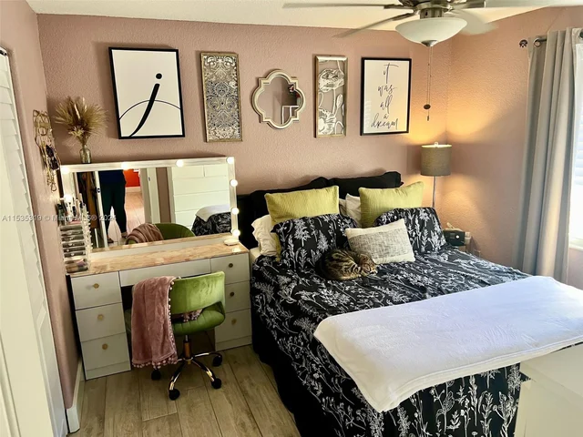 10054 NW 127th Ter, Hialeah Gardens FL 33018