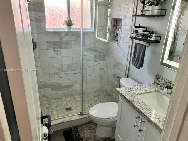 10054 NW 127th Ter, Hialeah Gardens FL 33018