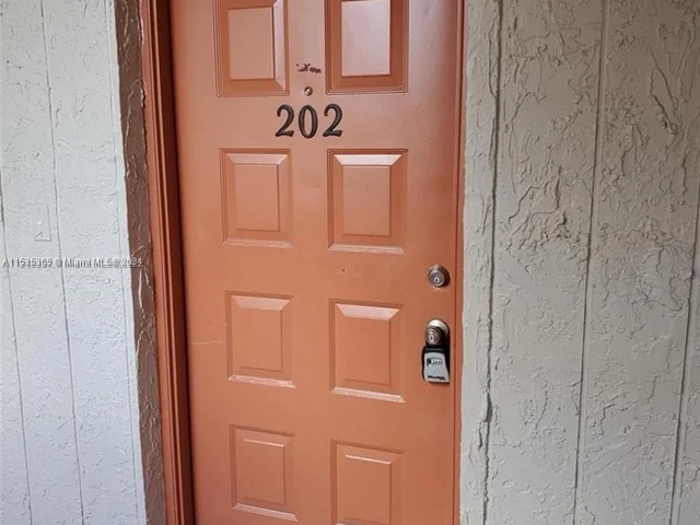 7435 Woodmont Ter # 202, Tamarac FL 33321