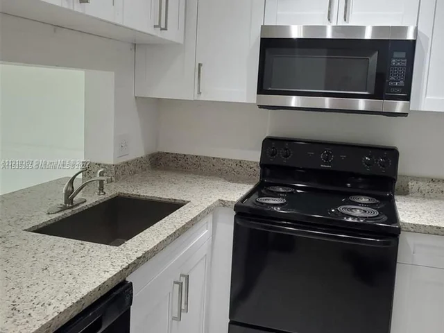 7435 Woodmont Ter # 202, Tamarac FL 33321