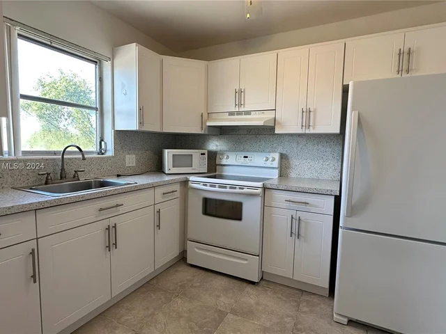 5112 Hollywood Blvd # 21, Hollywood FL 33021