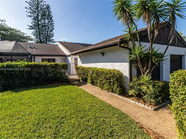 6367 W Pinehurst Cir W # B37, Tamarac FL 33321