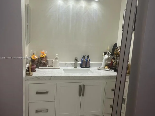 6367 W Pinehurst Cir W # B37, Tamarac FL 33321