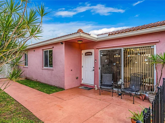 17326 SW 142nd Pl, Miami FL 33177