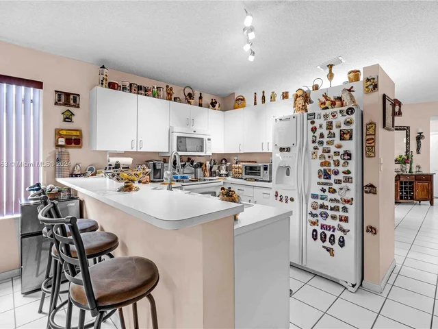 17326 SW 142nd Pl, Miami FL 33177