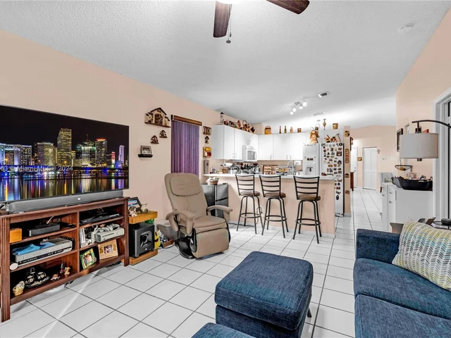 17326 SW 142nd Pl, Miami FL 33177