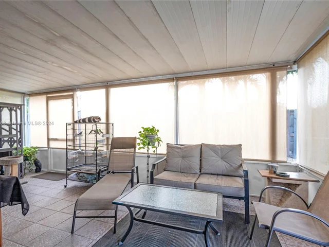 17326 SW 142nd Pl, Miami FL 33177