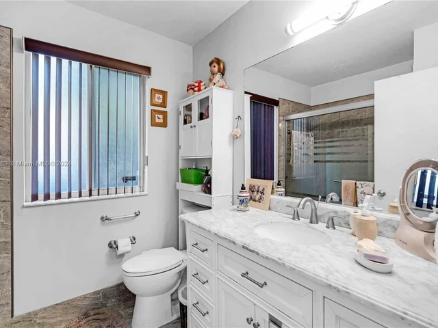 17326 SW 142nd Pl, Miami FL 33177