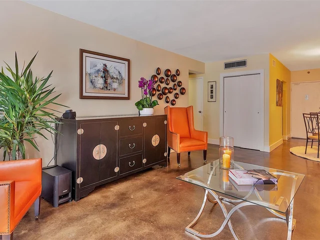 1200 West Ave # 423, Miami Beach FL 33139