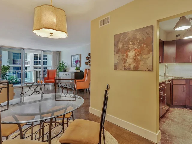 1200 West Ave # 423, Miami Beach FL 33139