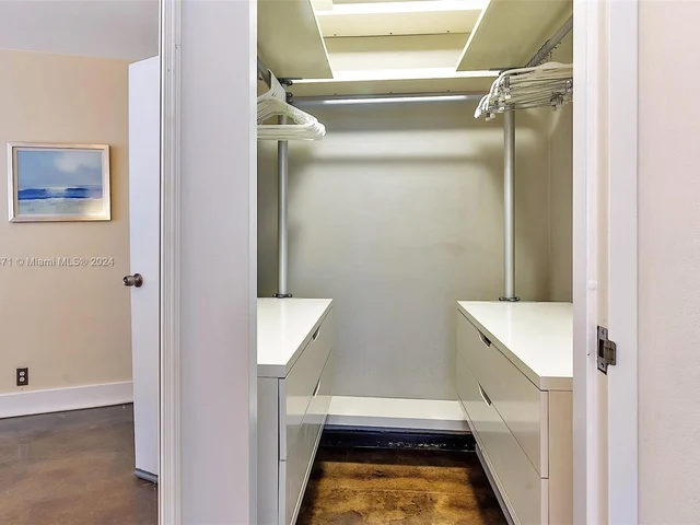 1200 West Ave # 423, Miami Beach FL 33139