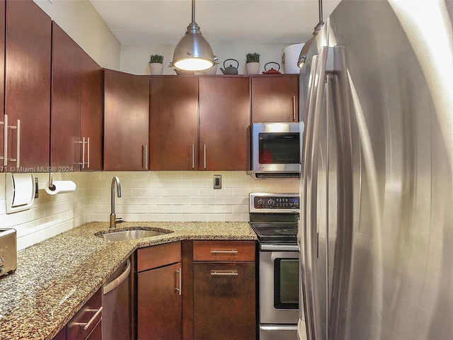 1200 West Ave # 423, Miami Beach FL 33139