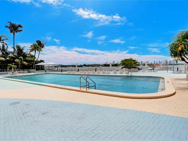 1200 West Ave # 423, Miami Beach FL 33139