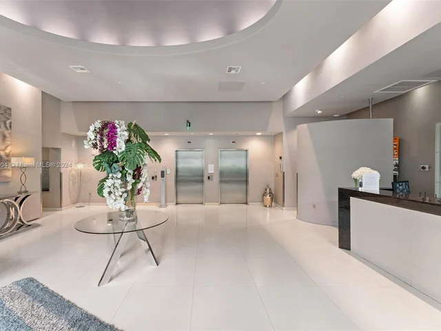 275 NE 18th St # 06, Miami FL 33132