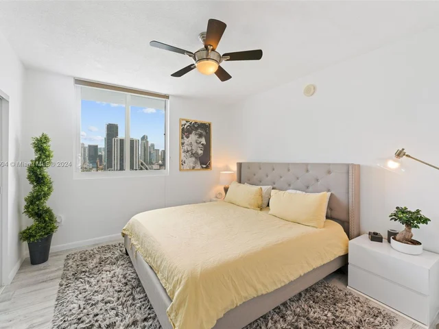 275 NE 18th St # 06, Miami FL 33132