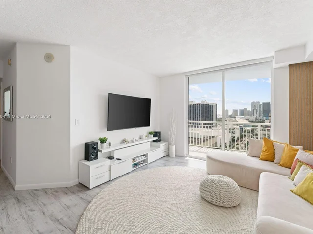 275 NE 18th St # 06, Miami FL 33132