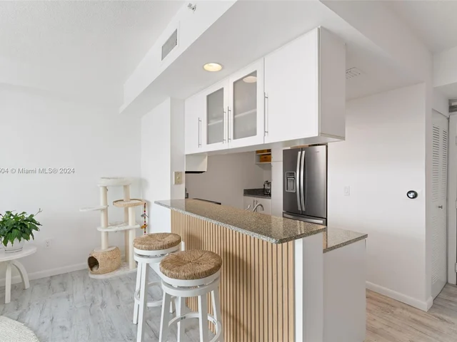 275 NE 18th St # 06, Miami FL 33132