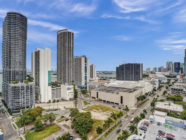 275 NE 18th St # 06, Miami FL 33132