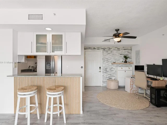 275 NE 18th St # 06, Miami FL 33132