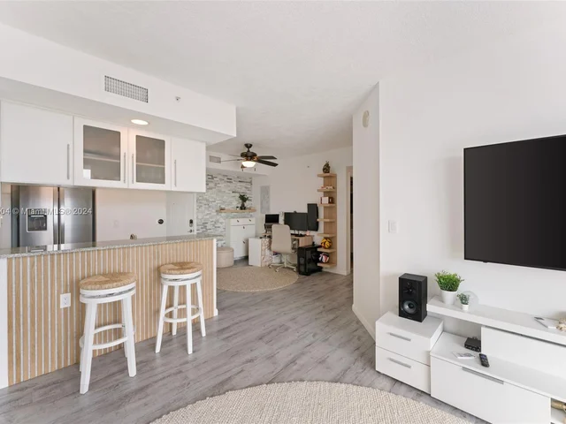 275 NE 18th St # 06, Miami FL 33132