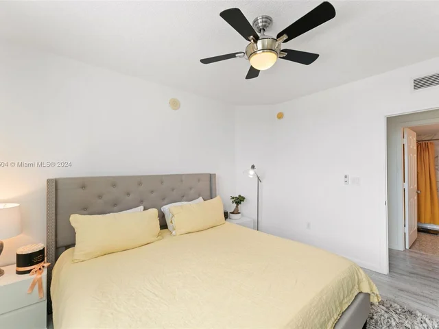 275 NE 18th St # 06, Miami FL 33132