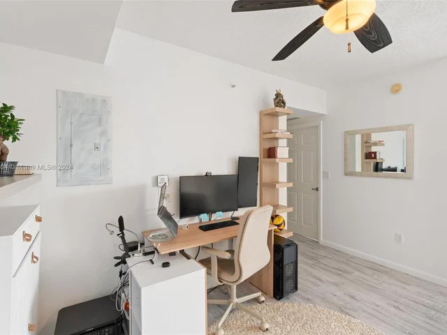 275 NE 18th St # 06, Miami FL 33132