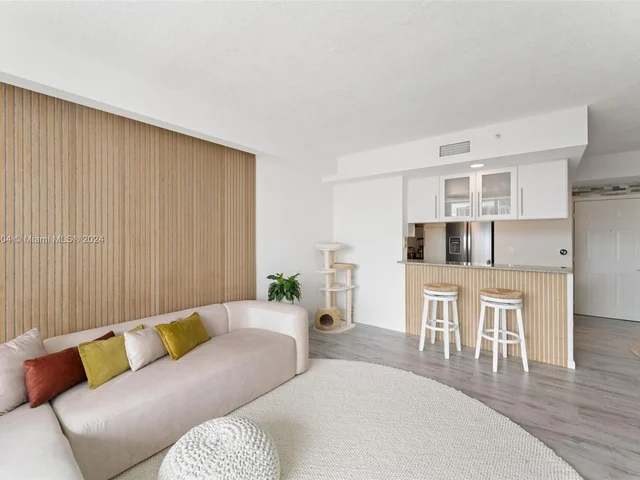 275 NE 18th St # 06, Miami FL 33132