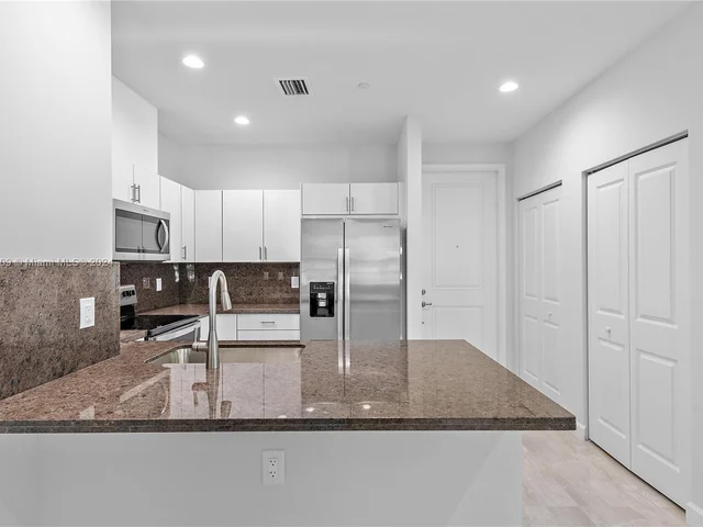 5750 SW 44TH STREET # 101, Davie FL 33314