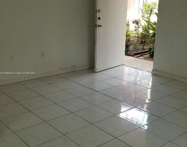 10832 N Kendall Dr # U1, Miami FL 33176