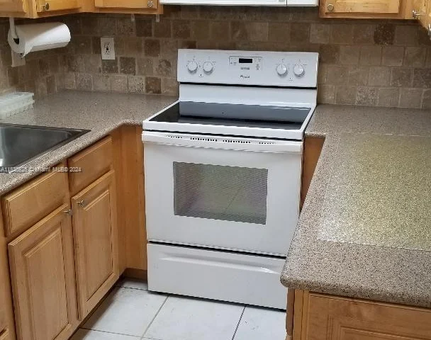 10832 N Kendall Dr # U1, Miami FL 33176