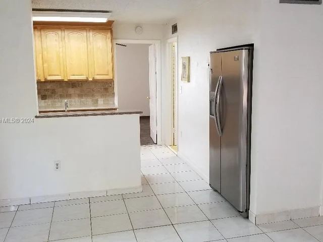 10832 N Kendall Dr # U1, Miami FL 33176