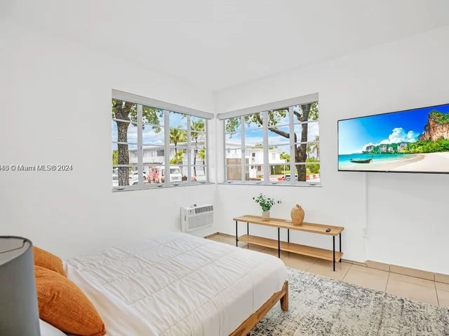 301 86th St # 2, Miami Beach FL 33141