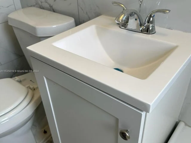 1459 NW 60th St # 3, Miami FL 33142